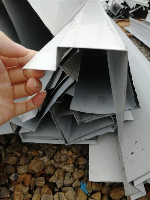 深圳包边彩瓦收口线彩板包角白灰色现货
